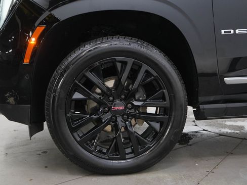 Used 2025 GMC Yukon Denali w/ Denali Reserve Package AWD/4WD image 31