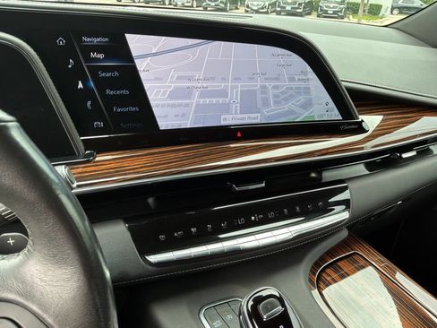 Used 2021 Cadillac Escalade ESV Premium Luxury AWD/4WD image 16