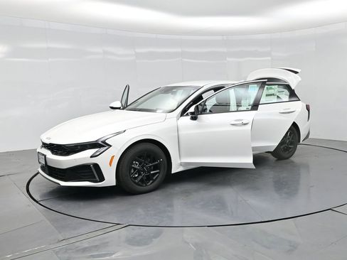 New 2026 Kia K5 LXS FWD image 39
