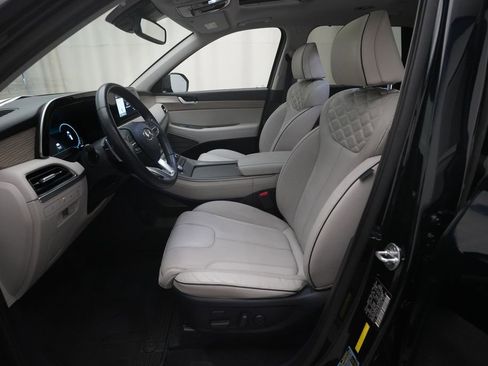 Used 2021 Hyundai Palisade Limited w/ Winter Package AWD/4WD image 7