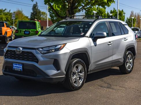 Used 2024 Toyota RAV4 XLE w/ Convenience Package AWD/4WD image 5