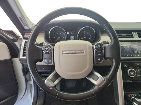 Used 2017 Land Rover Discovery HSE image 15