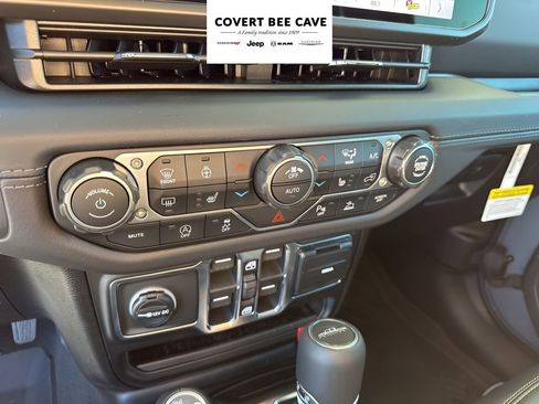 New 2026 Jeep Gladiator Sport image 37