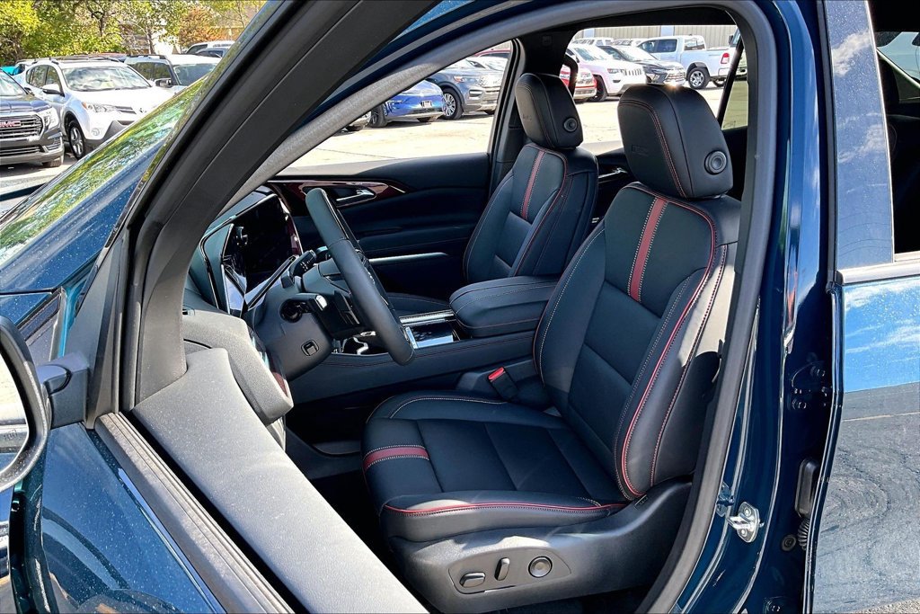 New 2027 Chevrolet Traverse RS FWD image 9
