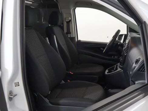 Used 2022 Mercedes-Benz Metris image 16