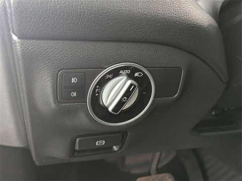 Used 2017 Mercedes-Benz GLA 250 4MATIC image 15