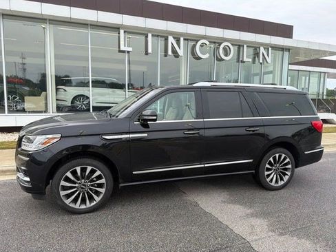 Used 2020 Lincoln Navigator L Reserve w/ Luxury Package AWD/4WD image 3