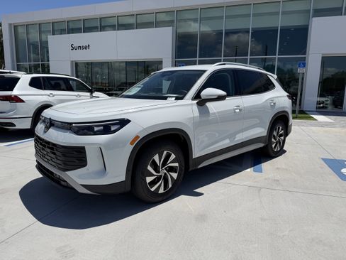 New 2026 Volkswagen Tiguan S FWD image 7