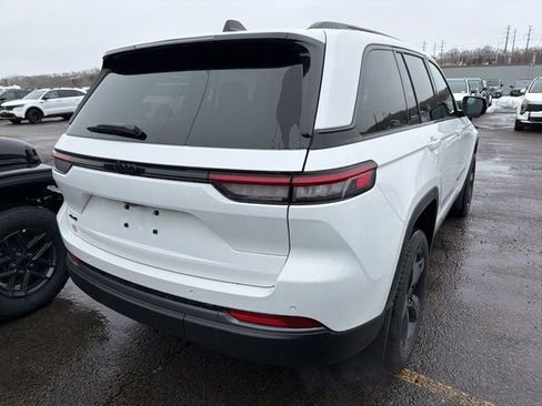 New 2026 Jeep Grand Cherokee Limited w/ Limited Altitude Package AWD/4WD image 3
