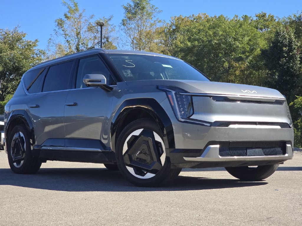 Used 2024 Kia EV9 Land AWD/4WD image 1