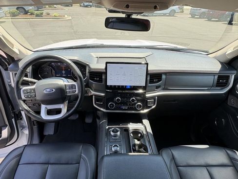 Used 2024 Ford Expedition XLT AWD/4WD image 11