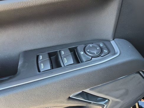 New 2026 GMC Sierra 1500 SLE image 28