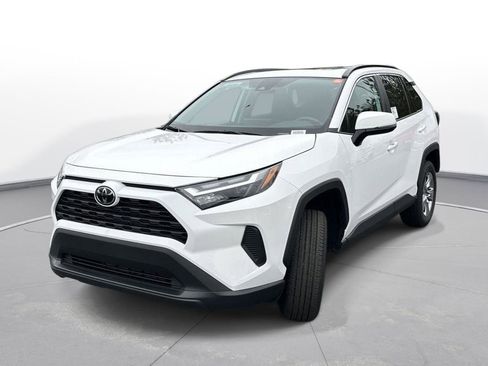 Used 2025 Toyota RAV4 XLE w/ Convenience Package image 2