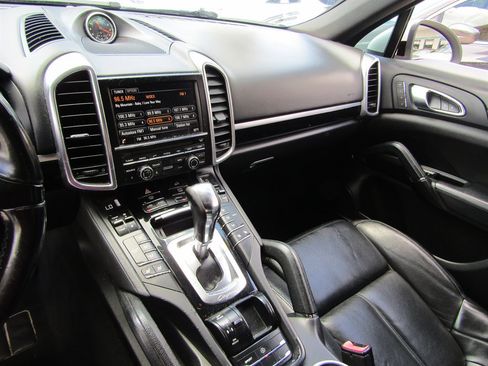 Used 2014 Porsche Cayenne AWD/4WD image 11