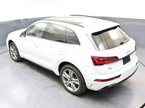 Certified 2025 Audi Q5 2.0T Premium w/ Convenience Plus Package image 38
