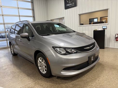 Used 2021 Chrysler Voyager Lxi image 6