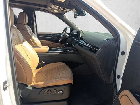 Used 2023 Cadillac Escalade ESV Premium Luxury image 20