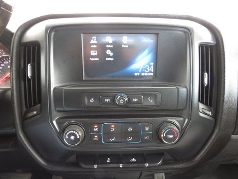 Used 2019 Chevrolet Silverado 2500 W/T AWD/4WD image 17