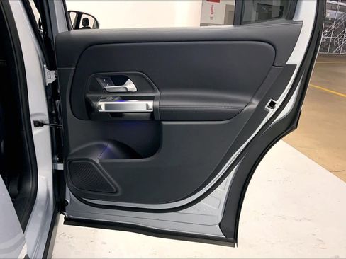 New 2026 Mercedes-Benz GLB 250 image 13