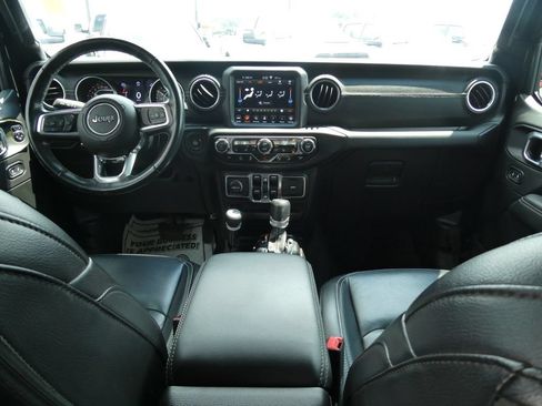 Used 2020 Jeep Wrangler Unlimited Sahara AWD/4WD image 21