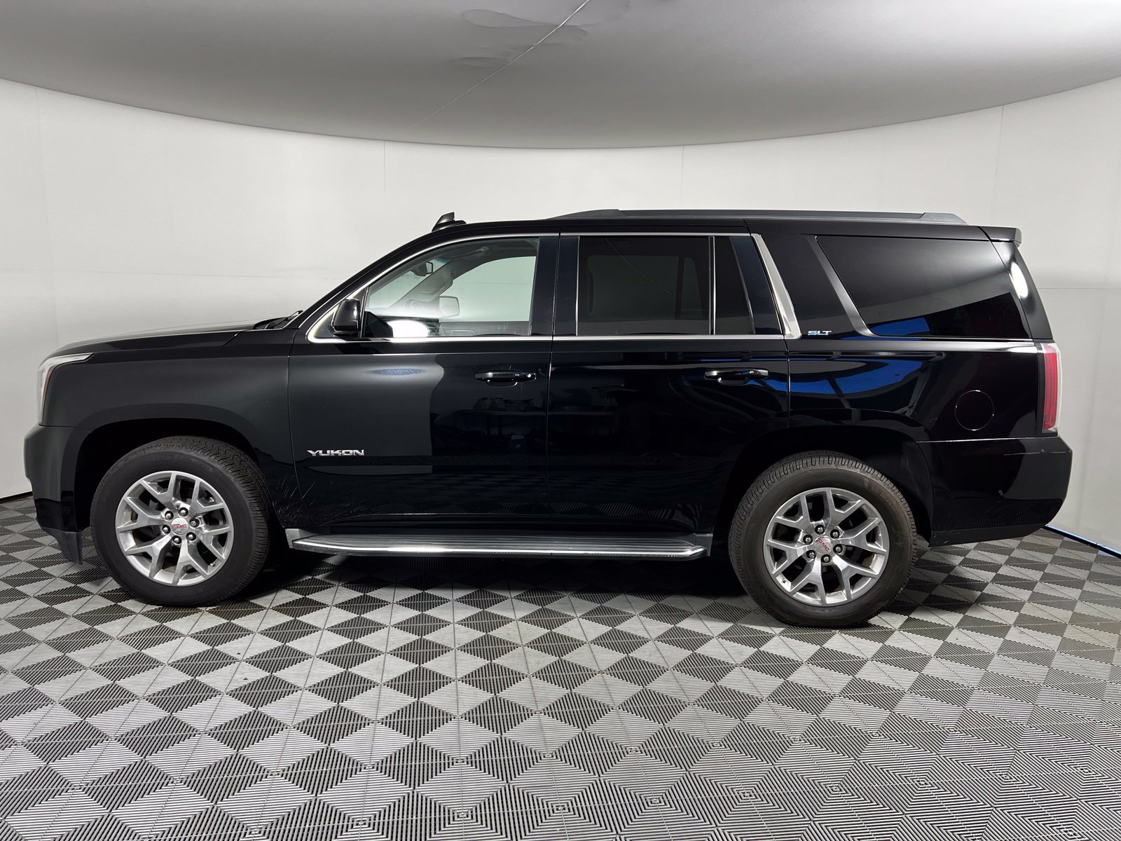 Used 2018 GMC Yukon SLT w/ Open Road Package AWD/4WD image 8