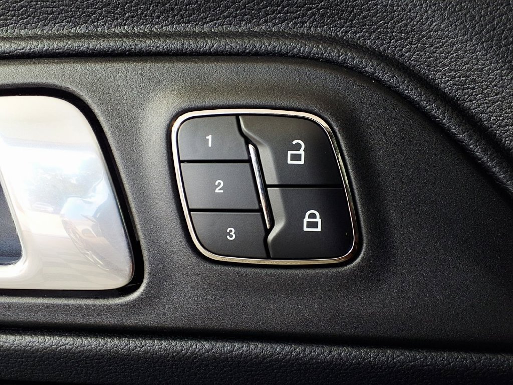Used 2019 Ford Mustang GT Premium w/ Equipment Group 401A RWD image 19