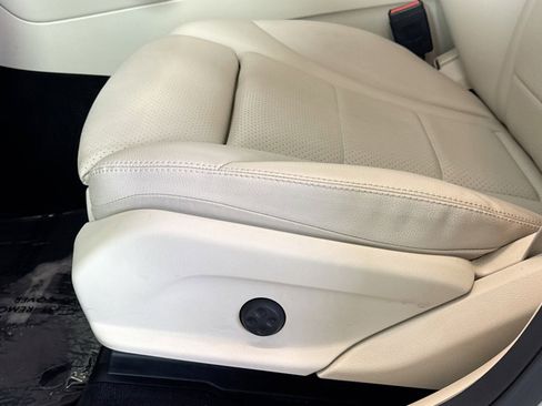 Used 2022 Mercedes-Benz GLC 300 4MATIC image 18