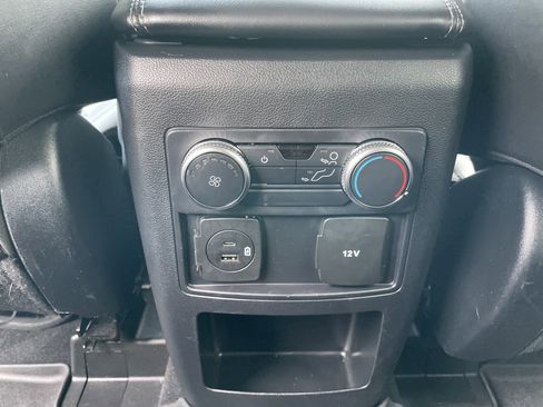 Used 2021 Ford Explorer XLT w/ Equipment Group 202A image 35