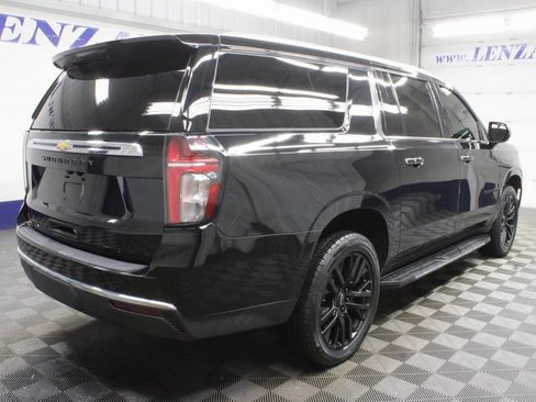 Used 2023 Chevrolet Suburban Premier image 4