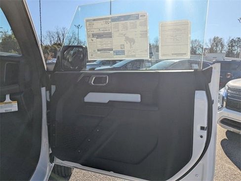 New 2025 Ford Bronco 2-Door image 25