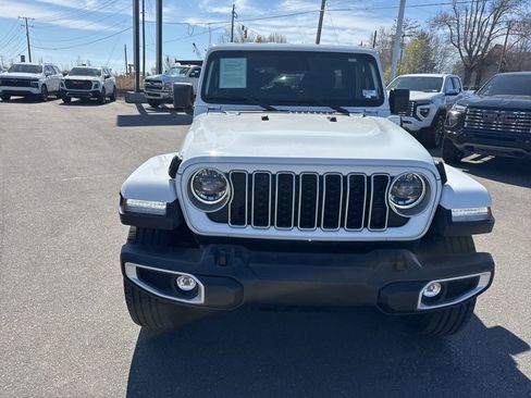 Used 2025 Jeep Wrangler Unlimited Sahara image 8