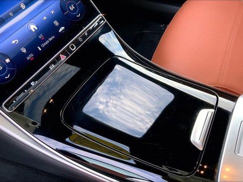 Used 2025 Mercedes-Benz C 300 4MATIC Sedan image 13