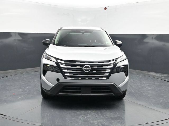 Used 2024 Nissan Rogue S AWD/4WD image 2