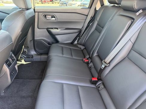 Used 2026 Nissan Rogue SL FWD image 26