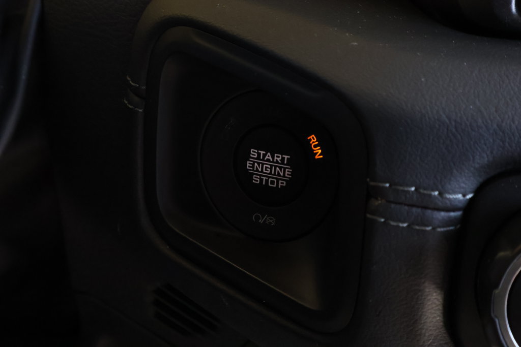 Used 2025 Jeep Wrangler Unlimited Rubicon AWD/4WD image 26