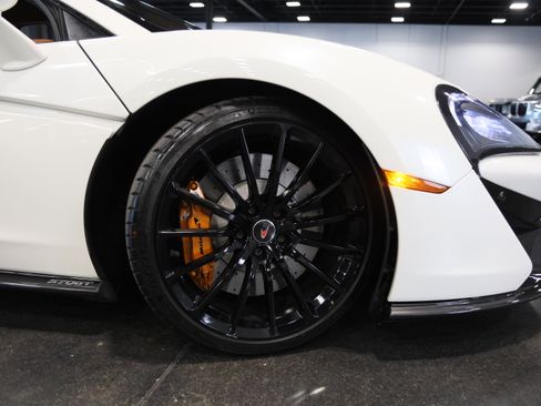 Used 2017 McLaren 570S RWD image 10