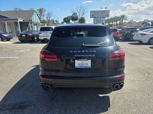 Used 2016 Porsche Cayenne AWD/4WD image 5