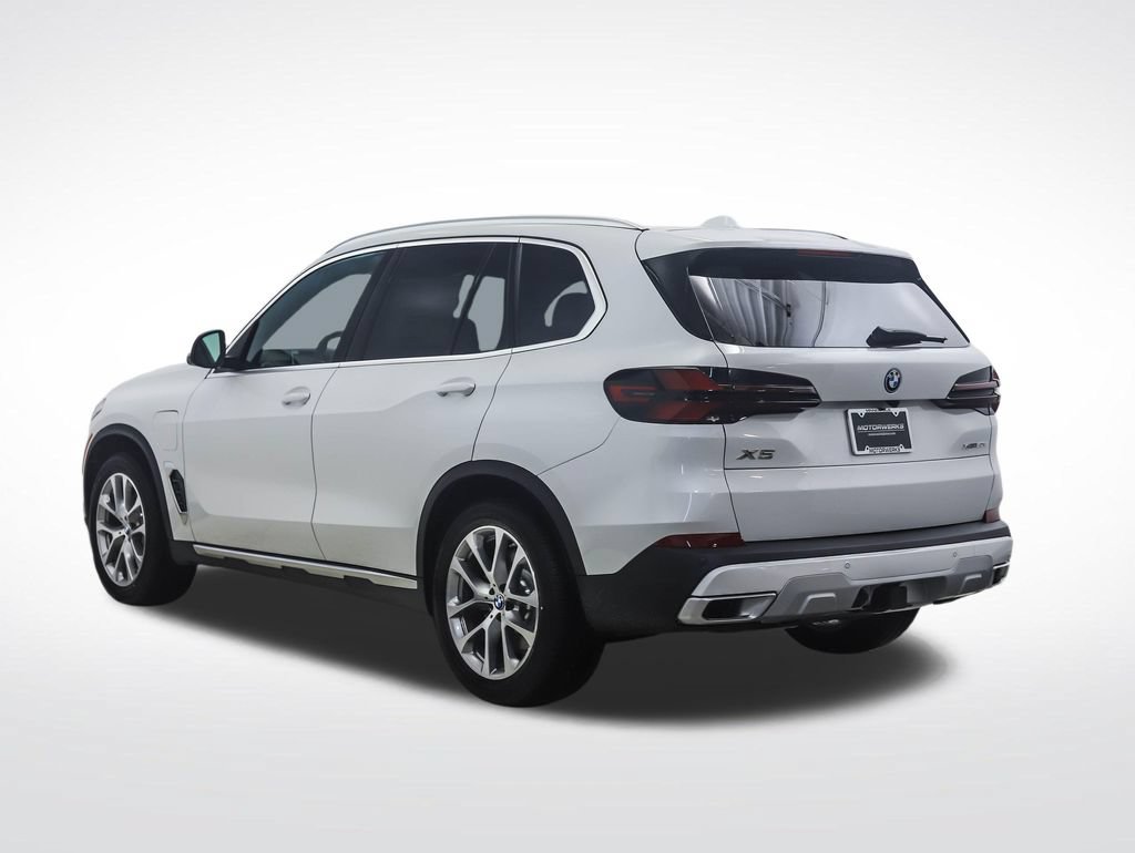 Used 2026 BMW X5 xDrive50e w/ Climate Comfort Package AWD/4WD image 3