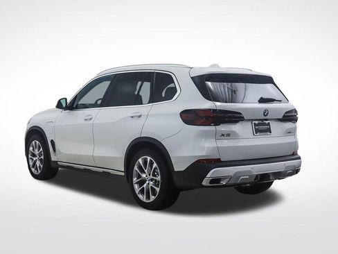 Used 2026 BMW X5 xDrive50e w/ Climate Comfort Package AWD/4WD image 3