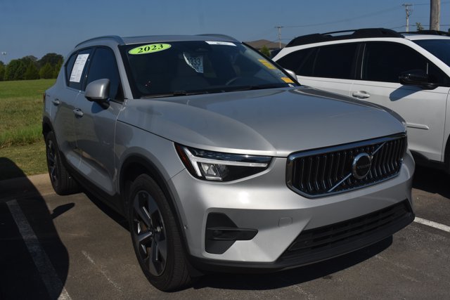 Used 2023 Volvo XC40 B5 Ultimate AWD/4WD image 3