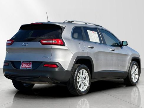 Used 2018 Jeep Cherokee Latitude Plus image 6