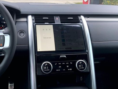 New 2026 Land Rover Discovery Limited Edition image 6