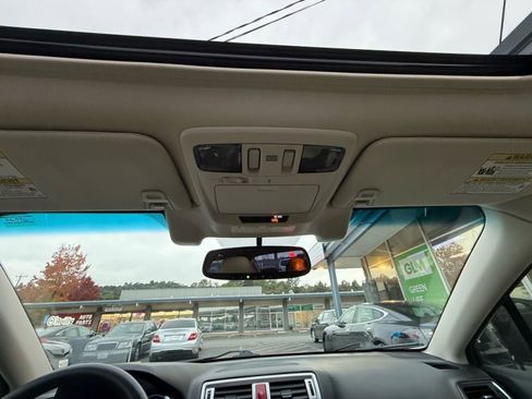 Used 2015 Subaru Legacy 2.5i Limited image 23