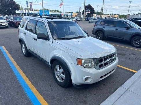 Used 2009 Ford Escape XLT FWD image 2