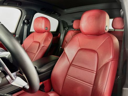 Certified 2023 Porsche Cayenne Coupe AWD/4WD image 5