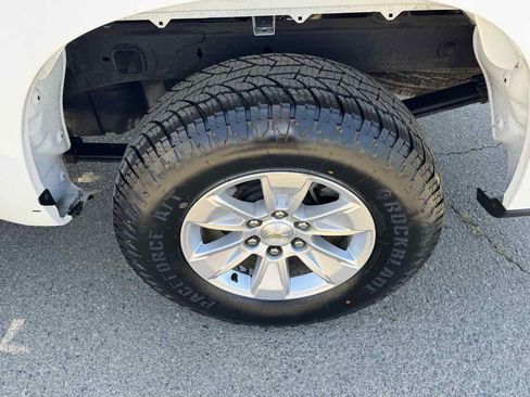 Used 2021 Chevrolet Silverado 1500 LT AWD/4WD image 39