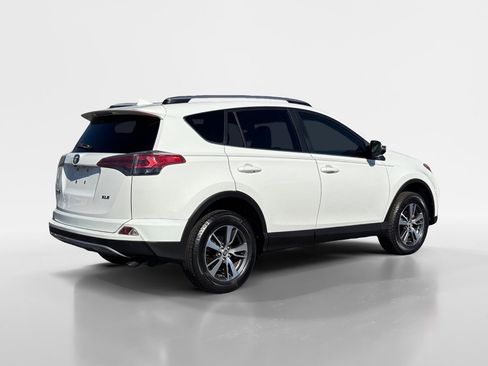 Used 2018 Toyota RAV4 XLE image 6