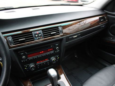 Used 2011 BMW 328i xDrive Sedan w/ Premium Pkg image 17