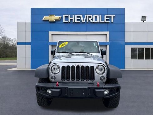 Used 2016 Jeep Wrangler Unlimited Rubicon AWD/4WD image 2