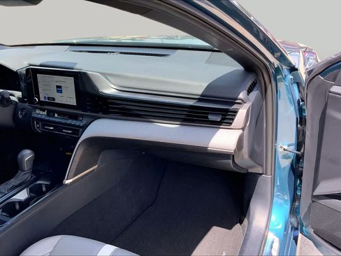 Used 2025 Toyota Camry SE FWD image 35